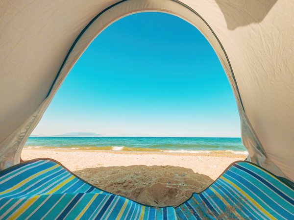 Voiles d'ombrage traitées anti-uv : protection durable et sur mesure